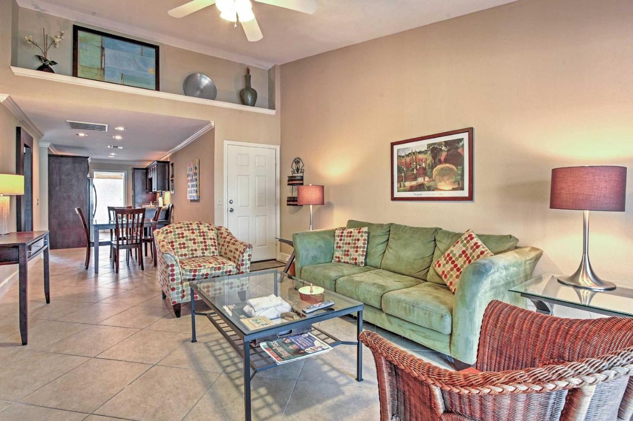 Colorful Galveston Retreat Steps From Beach And Pool Exterior foto