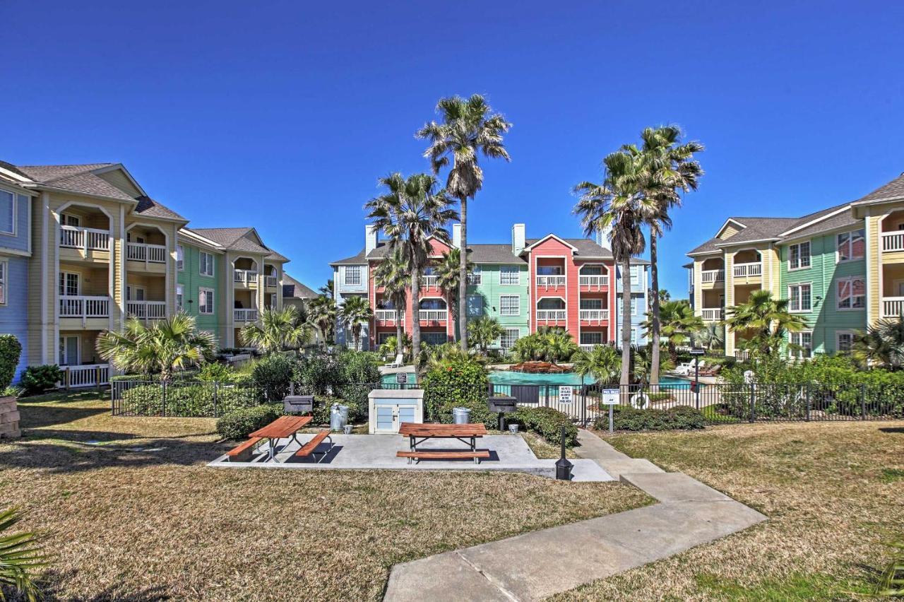 Colorful Galveston Retreat Steps From Beach And Pool Exterior foto