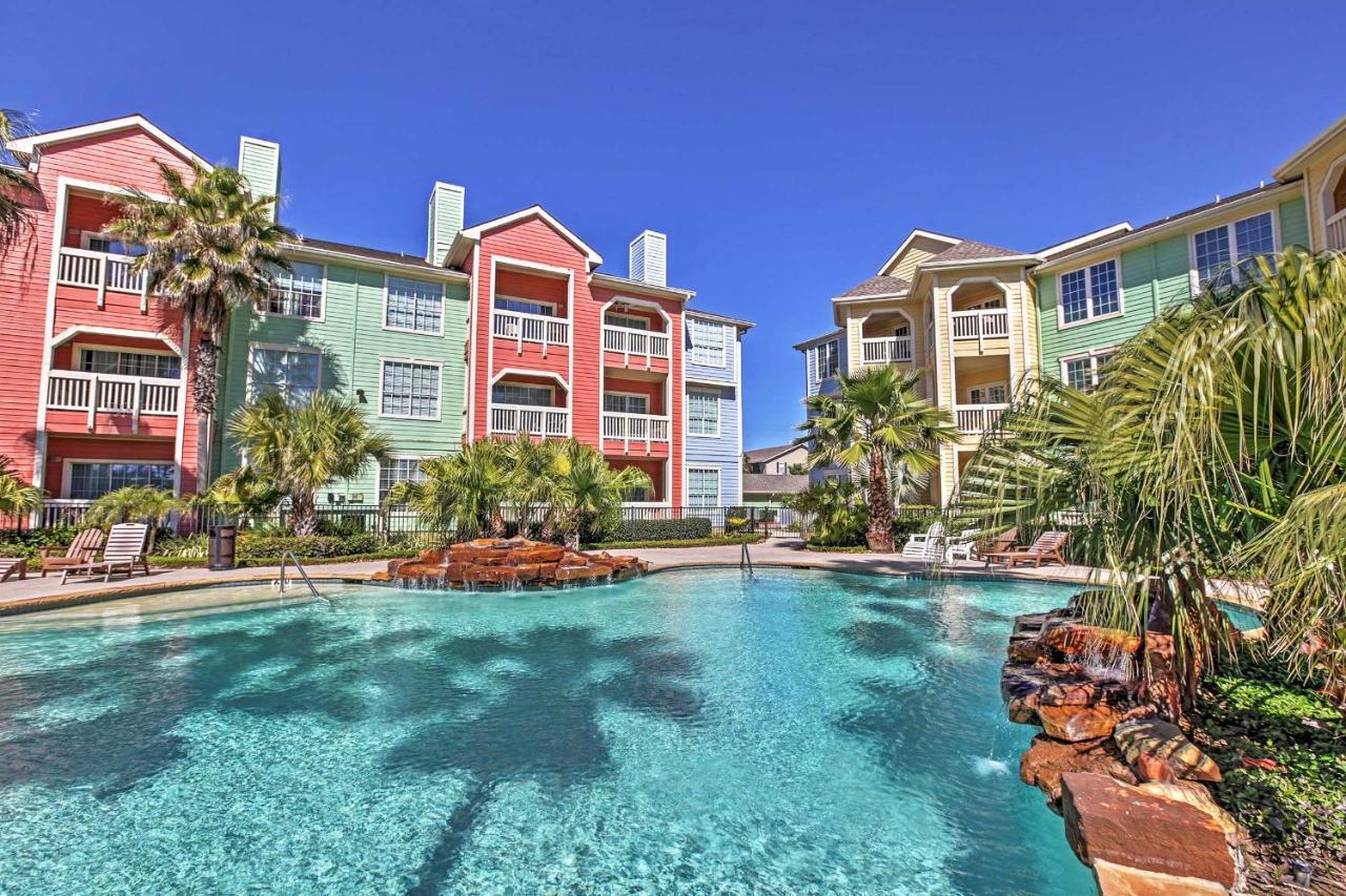 Colorful Galveston Retreat Steps From Beach And Pool Exterior foto